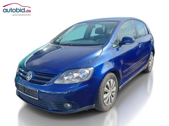 Skats no kreisās puses priekšā