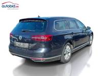 Skats no labās puses aizmugurē