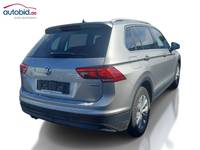 Skats no labās puses aizmugurē