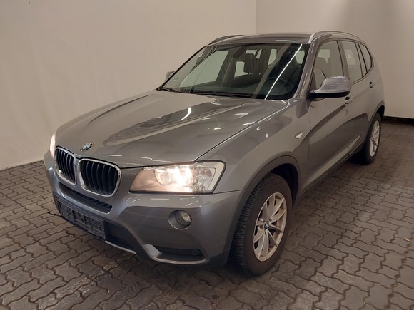 Pogled sprijeda lijevo