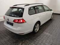 Skats no labās puses aizmugurē