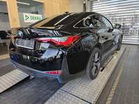 Pogled od pozadi desno