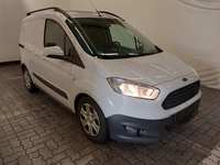 Pogled sprijeda desno