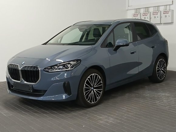 Вид спереди слева