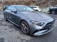 Skats no labās puses priekšā