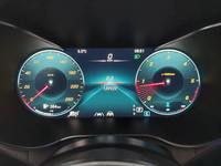 Pohled na přístrojovou desku