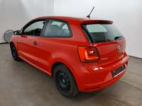 Skats no kreisās puses aizmugurē