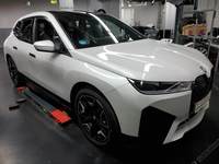 Skats no labās puses priekšā