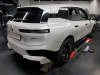 Skats no labās puses aizmugurē