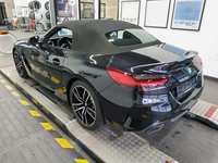 Skats no kreisās puses aizmugurē