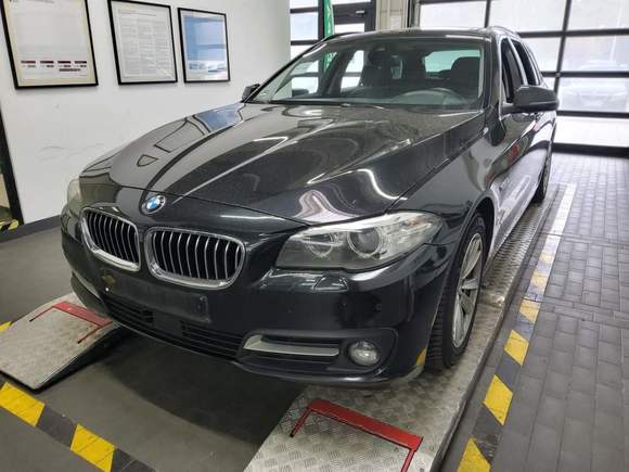 Вид спереди слева