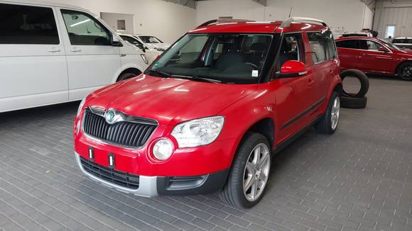 Skats no kreisās puses priekšā