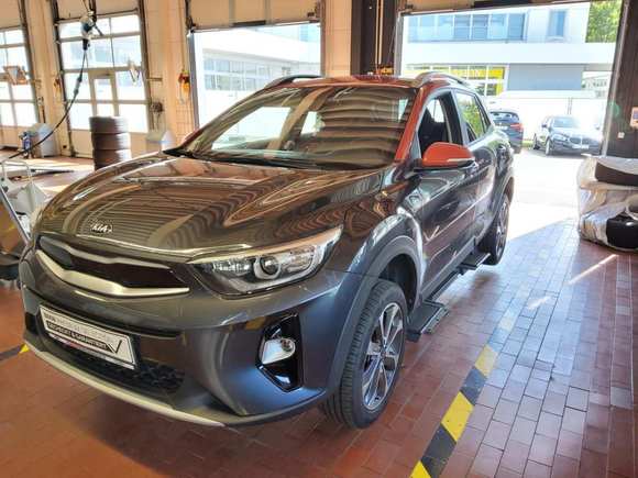 Skats no kreisās puses priekšā