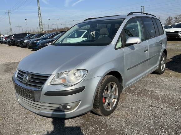 Pogled od napred levo