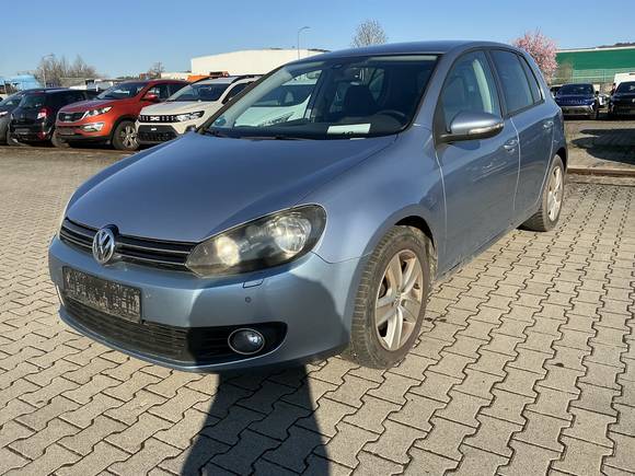 Pogled od napred levo