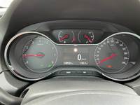 Pogled na kombinovani instrument