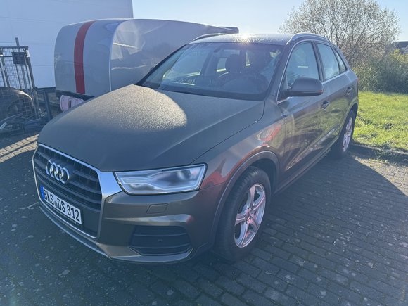 Pogled od napred levo