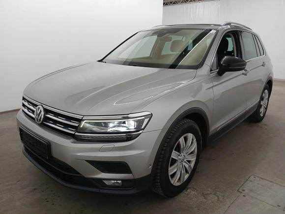 Skats no kreisās puses priekšā