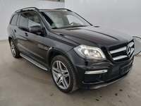 Skats no labās puses priekšā