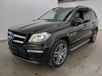 Skats no kreisās puses priekšā