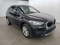 Skats no labās puses priekšā