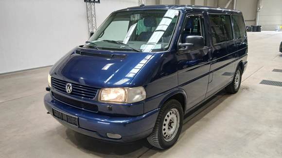 Skats no kreisās puses priekšā