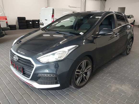 Вид спереди слева