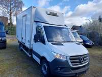 Pogled sprijeda desno