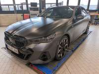 Вид спереди слева