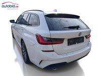 Vue de l’arrière gauche