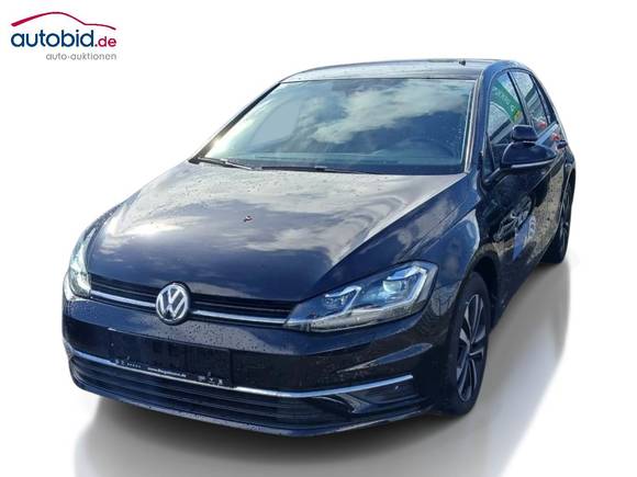 Skats no kreisās puses priekšā