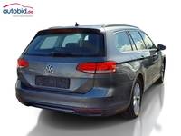 Skats no labās puses aizmugurē