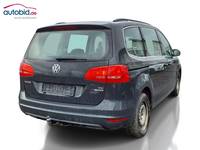 Skats no labās puses aizmugurē