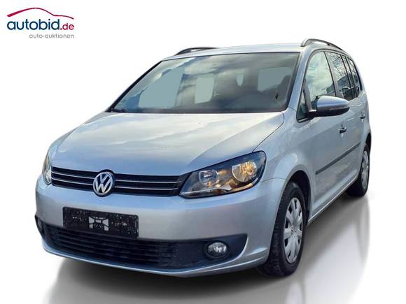 Skats no kreisās puses priekšā