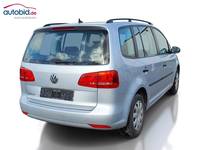 Skats no labās puses aizmugurē