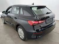 Vaade tagant vasakult