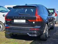 Pogled od pozadi desno