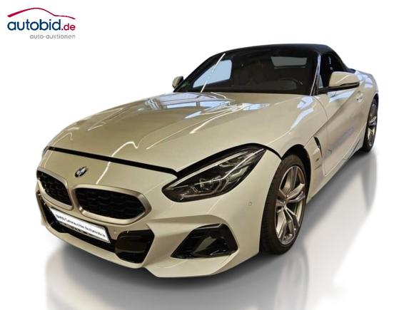 Pogled od napred levo