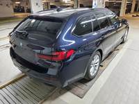 Pogled od pozadi desno