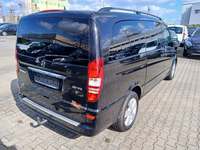 Skats no labās puses aizmugurē