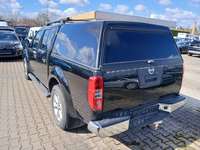 Skats no kreisās puses aizmugurē