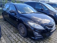 Skats no labās puses priekšā