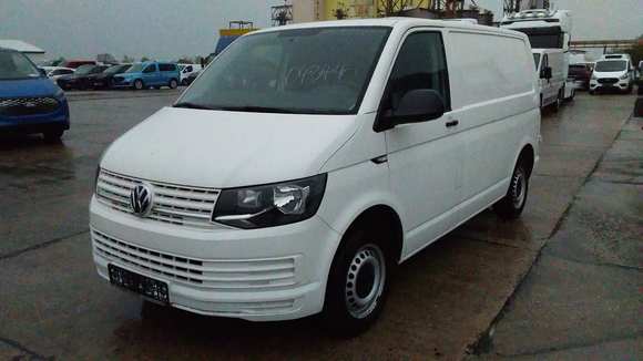 Skats no kreisās puses priekšā