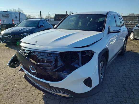 Вид спереди слева