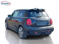 Vue de l’arrière gauche