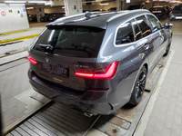 Pogled od pozadi desno