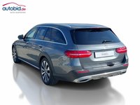 Vista traseira esquerda