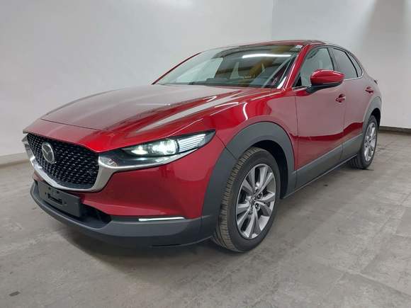 Skats no kreisās puses priekšā