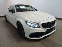 Skats no labās puses priekšā