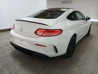 Skats no labās puses aizmugurē